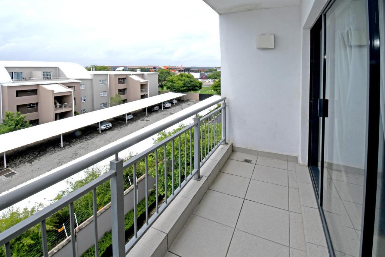 Zwelakho Furnished Apartments The Cube Johannesburg Ngoại thất bức ảnh